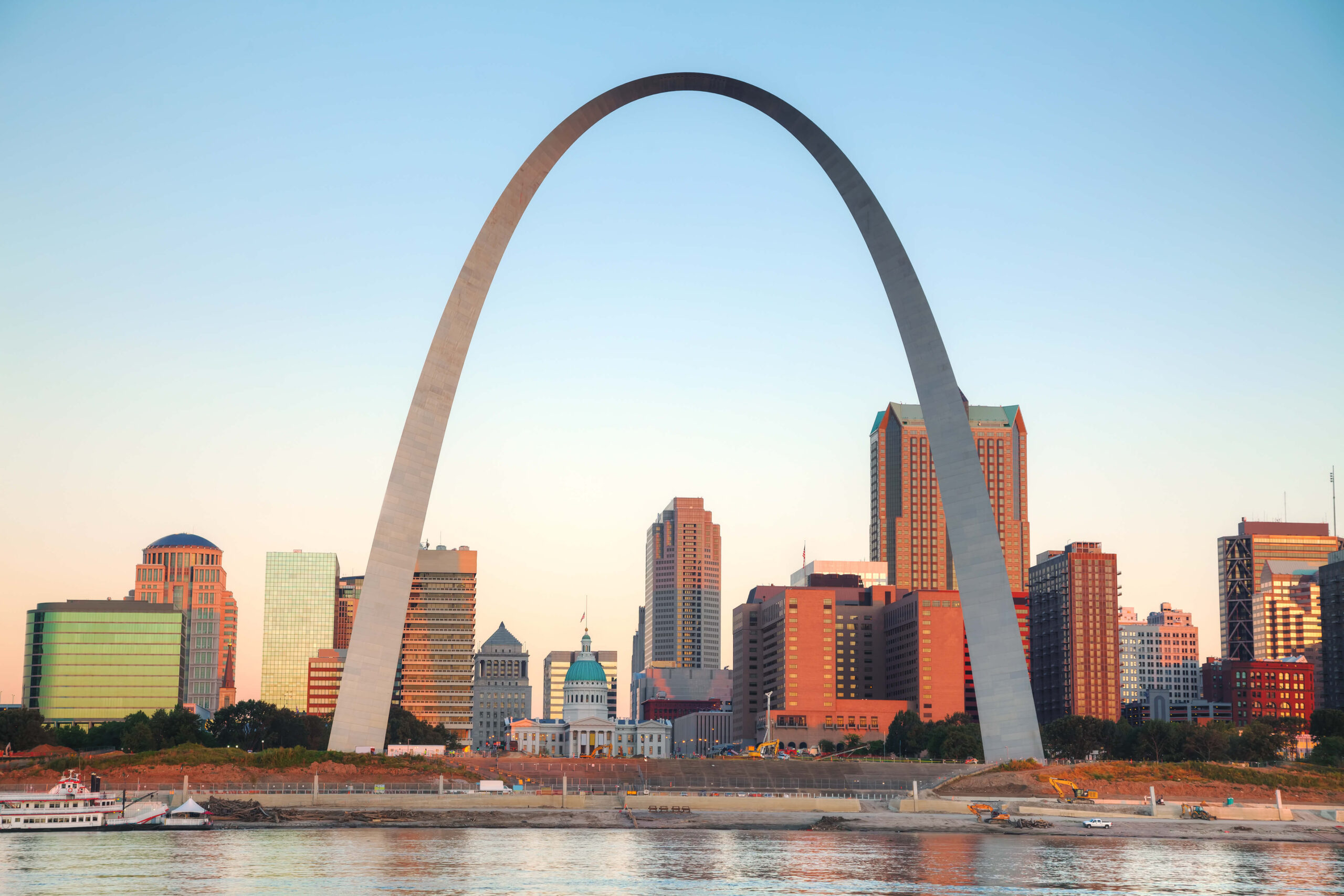 St. Louis, Missouri skyline.